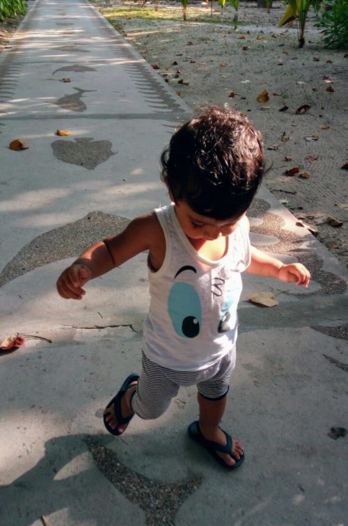  Cool Outfit Ideas for Toddler Boys on a beach vacation